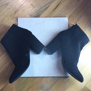 Steve Madden 7.5 Black Suede Cynthia Bootie